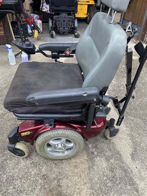 user/caregivers- do not attempt to set up this wheelchair. . Pronto m91 sure step
